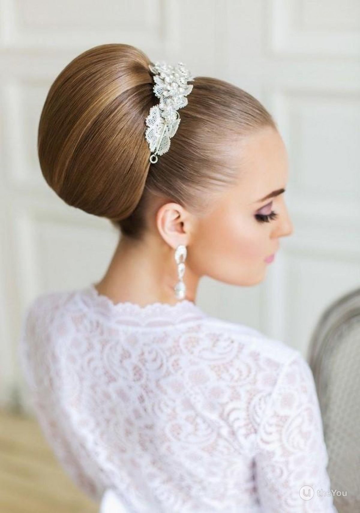 Стильные высокие прически