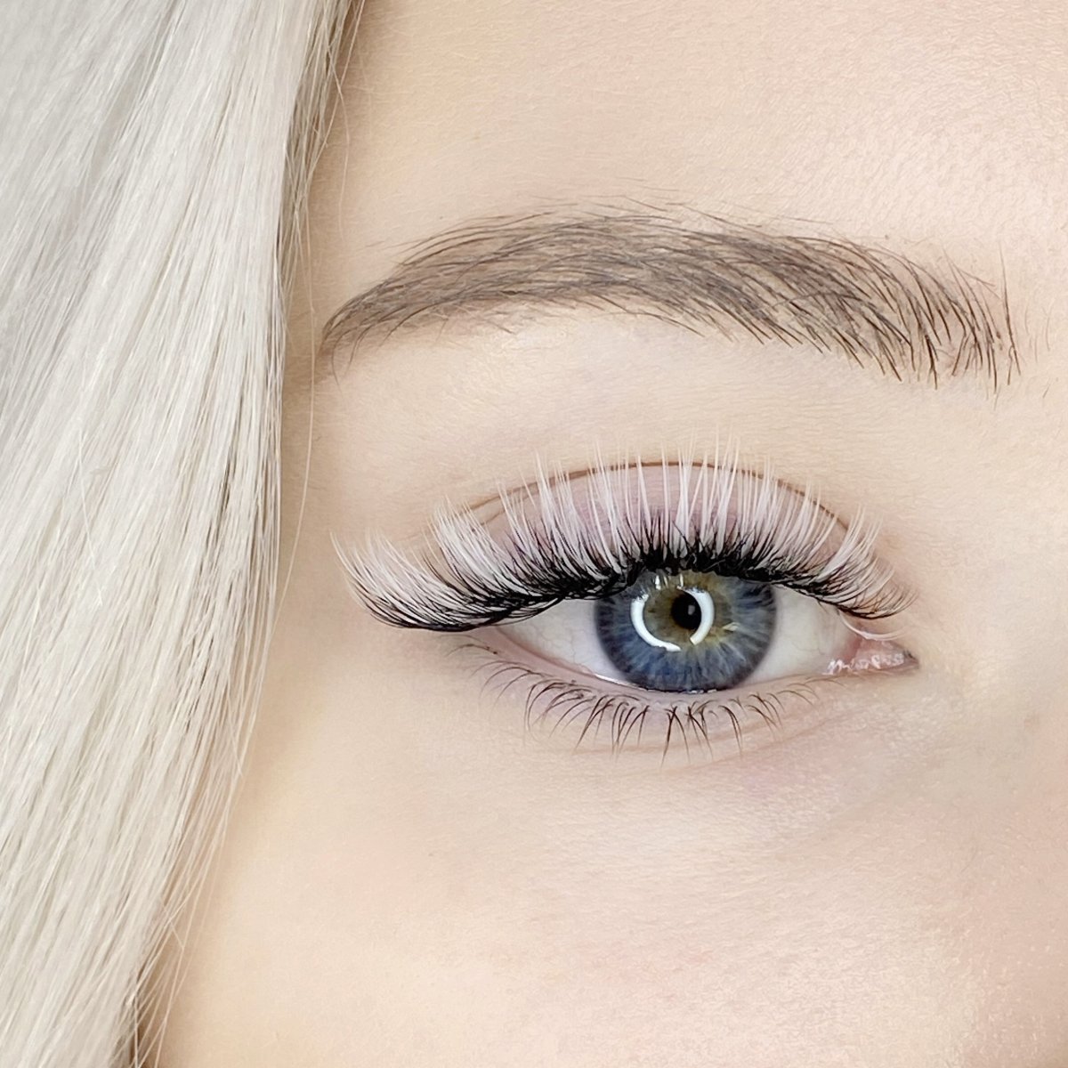 Белые ресницы наращивание