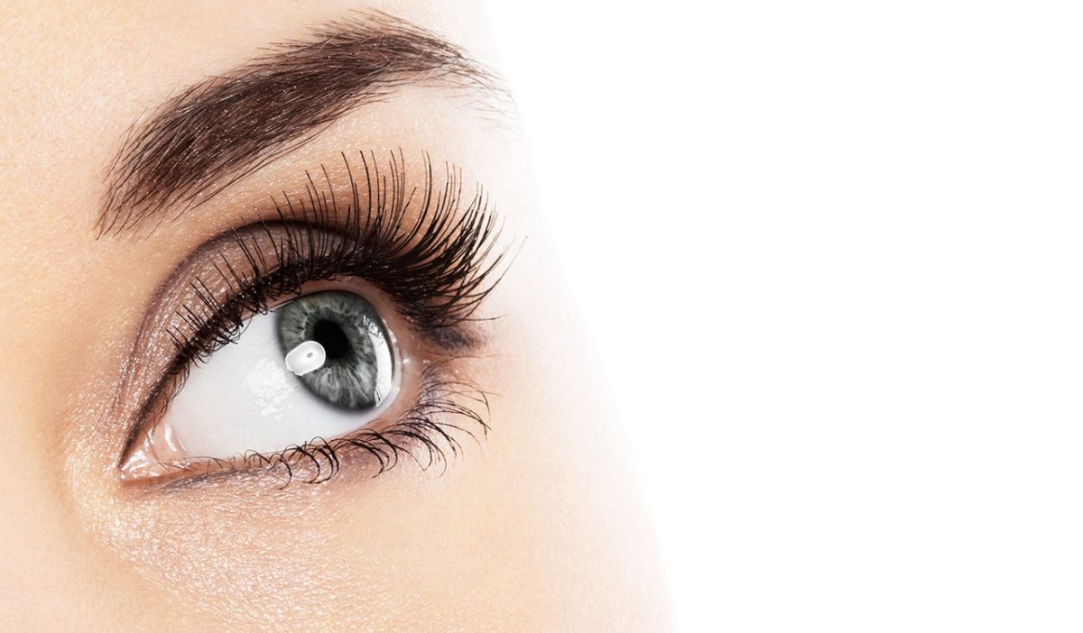 Мастер по наращиванию ресниц