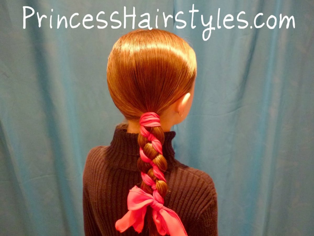 Атласные ленты в косах