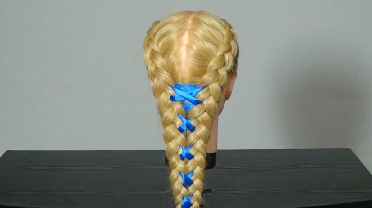 Плетение косичек с лентами