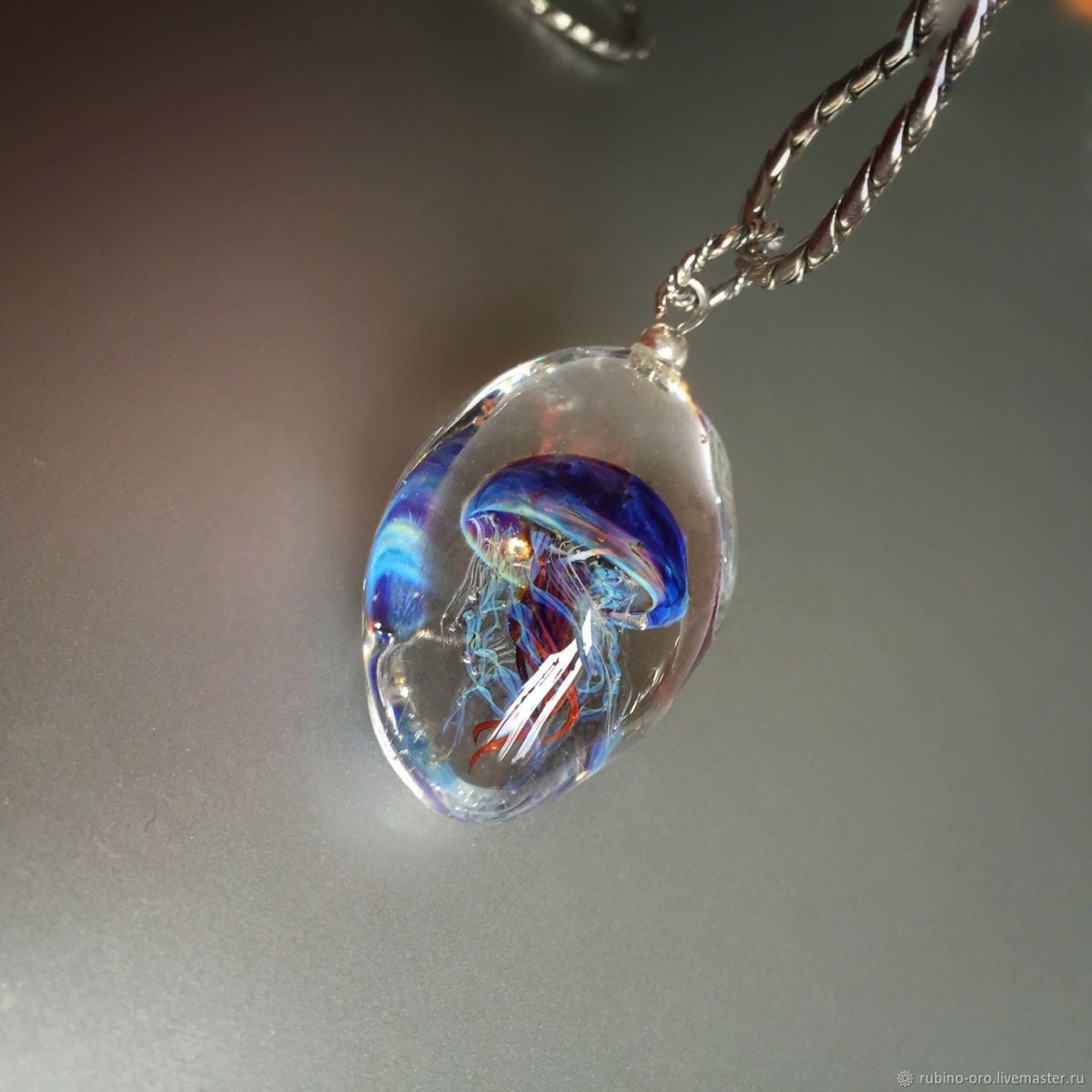 Красивые кулоны