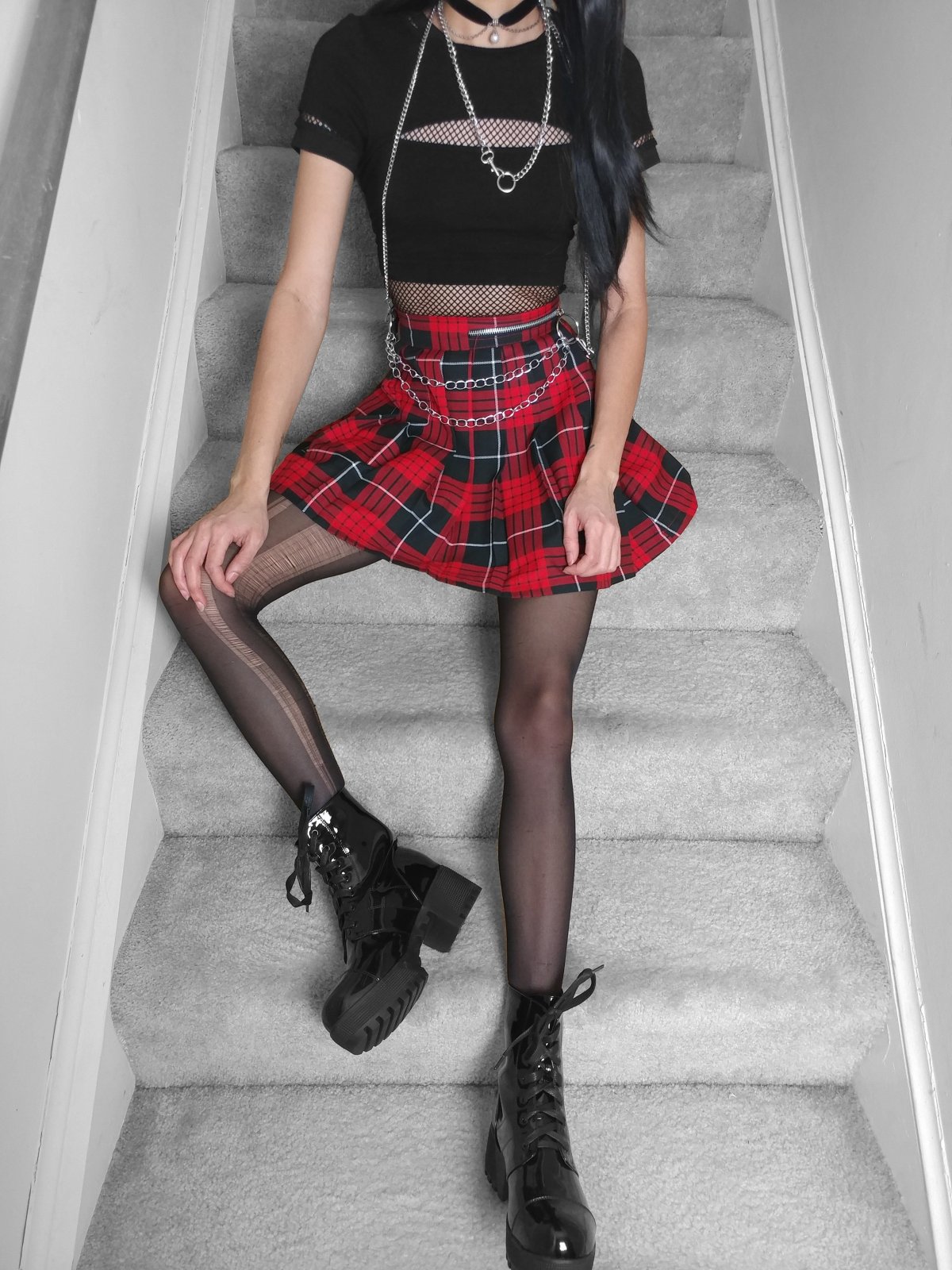 Эда Йылдыз в юбке