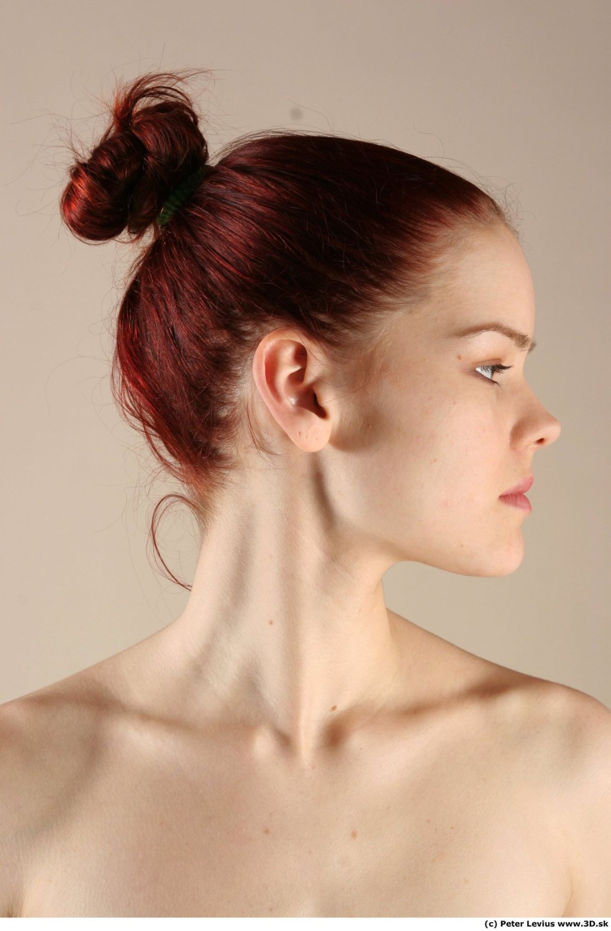 Лицо женщины в разных ракурсах