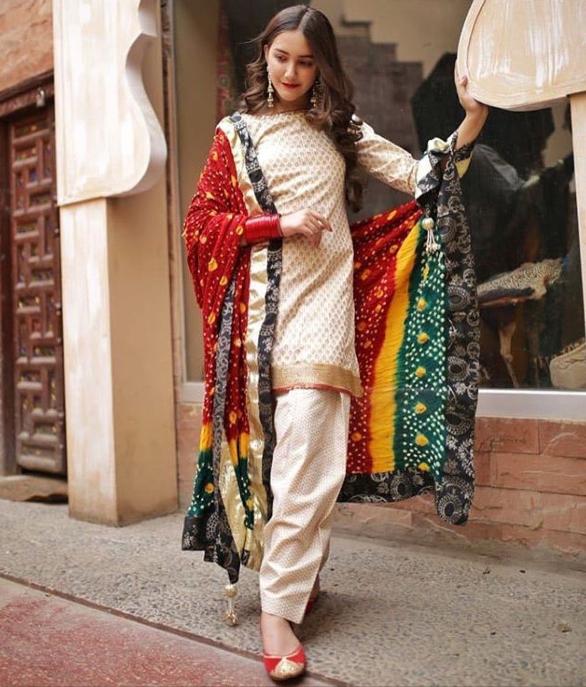 Индийское Сари вид сзади