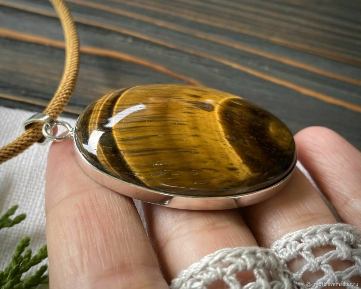 Подвеска из тигрового глаза сердце