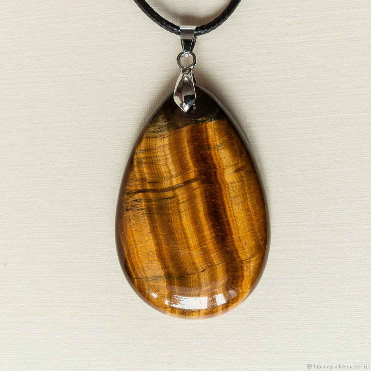 Подвеска из тигрового глаза