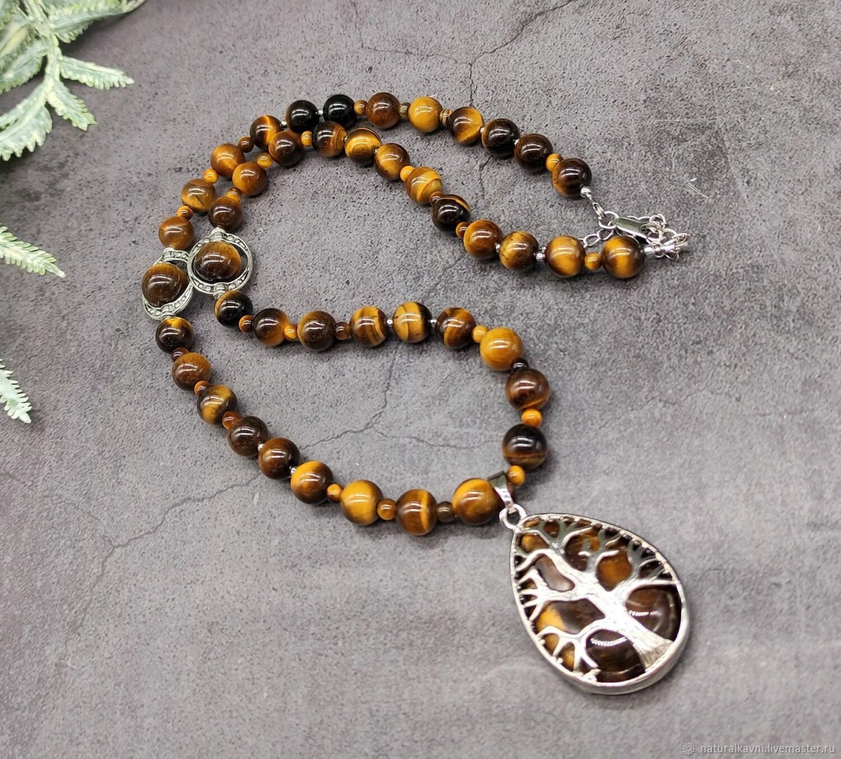 Кварц тигровый глаз