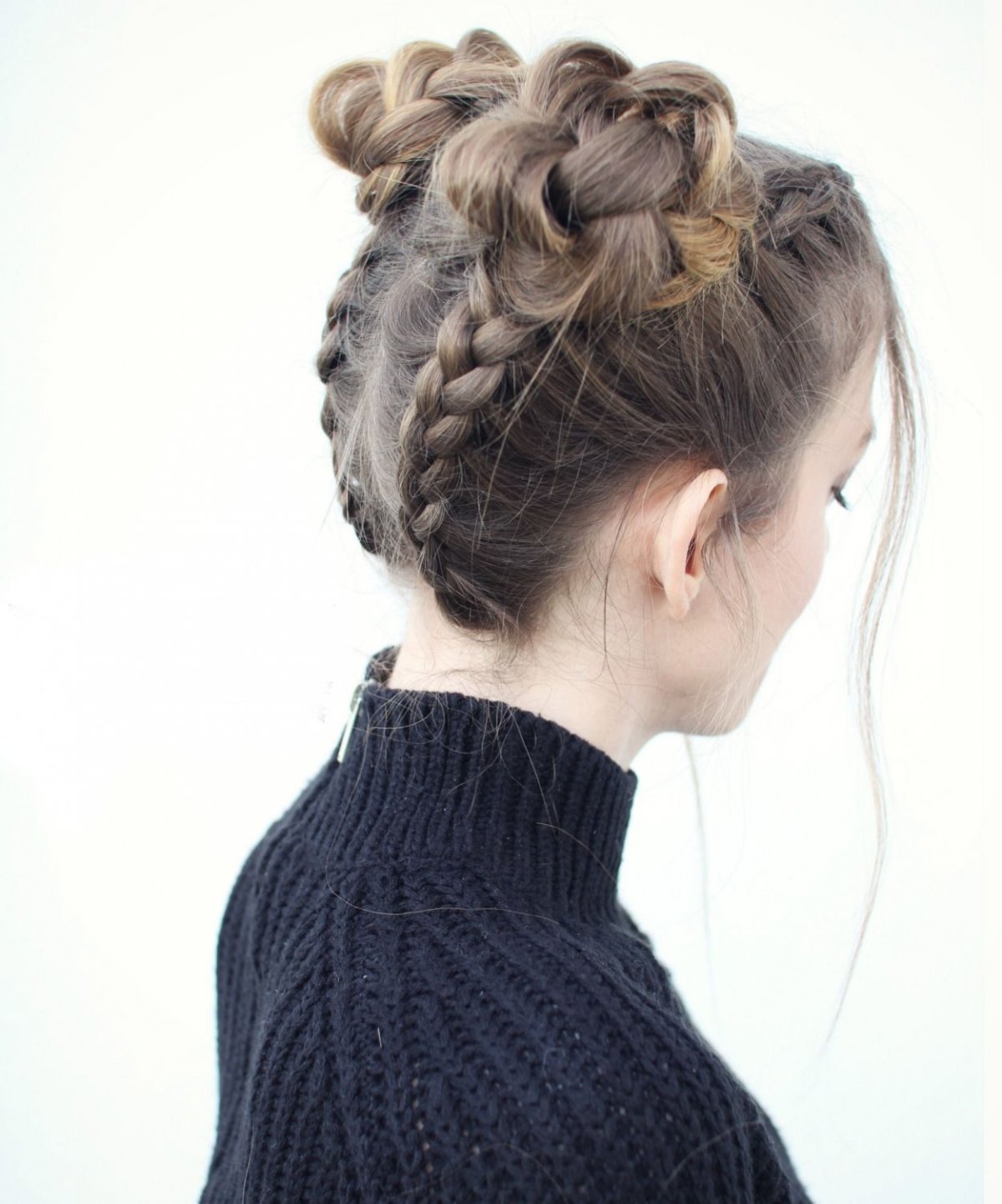 Прическа две косы в пучок