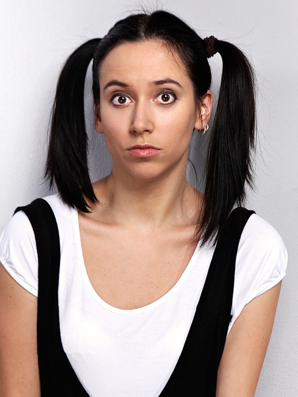 Два пучка и распущенные волосы