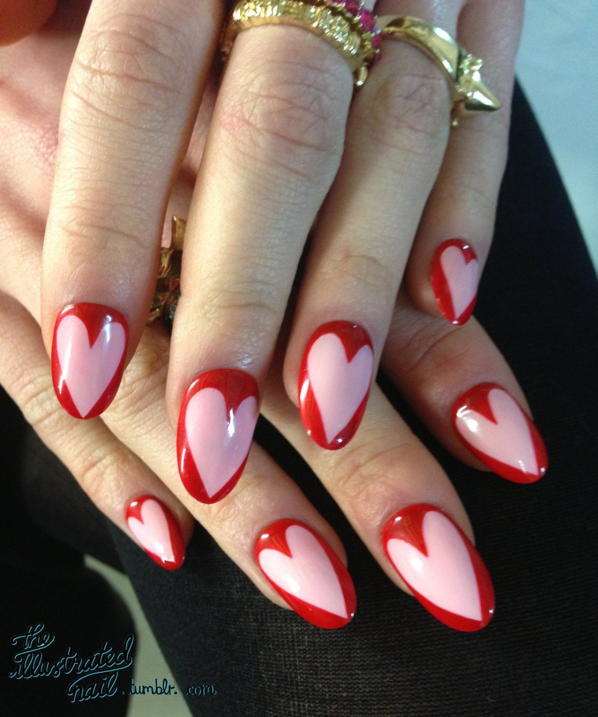 Красный френч 2022 миндаль