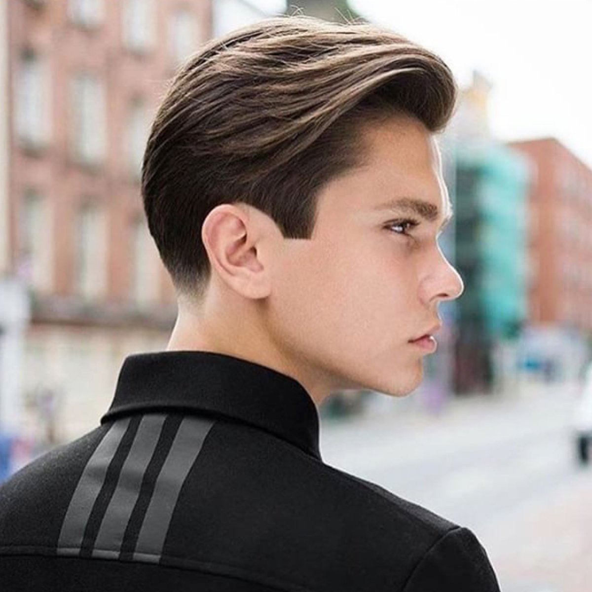 Стрижка томблц андеркат