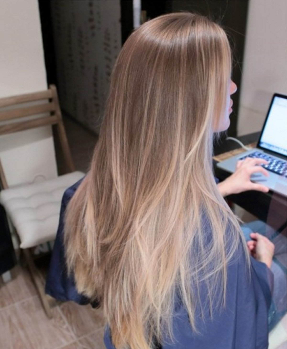 Легкое осветление русых волос