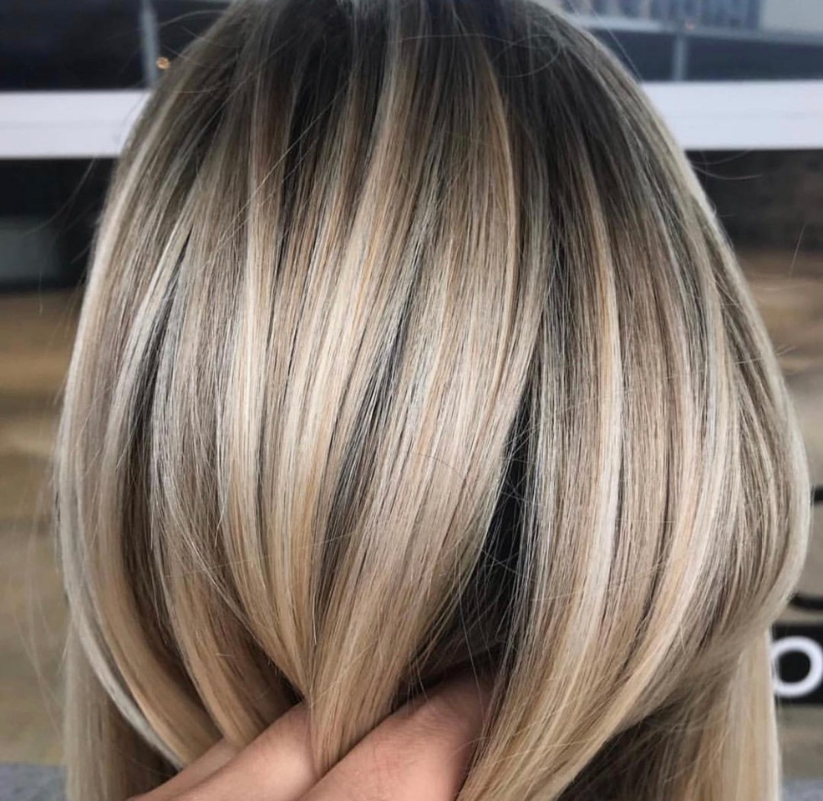 Двухцветное мелирование для блондинок