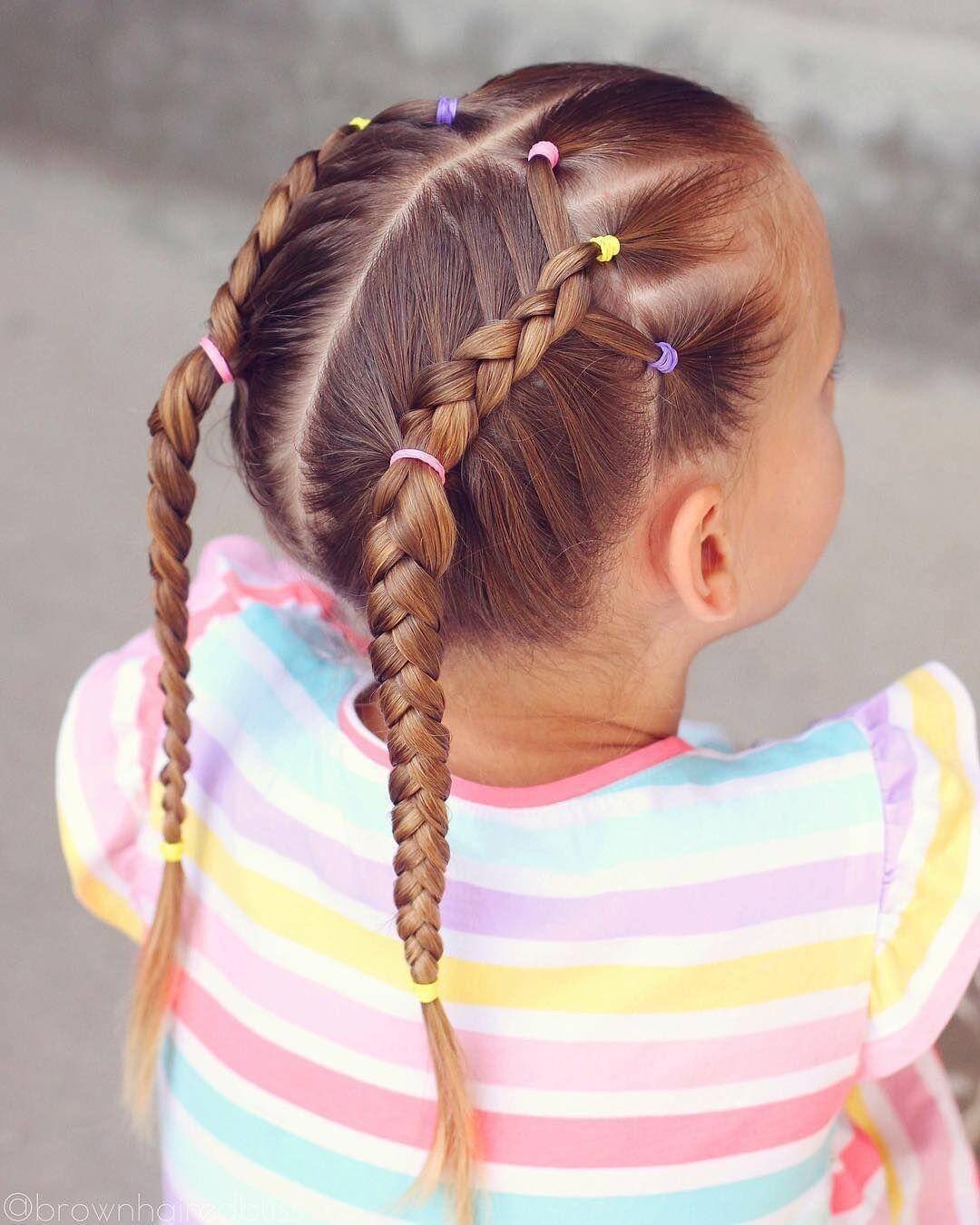 Девочка с косичками