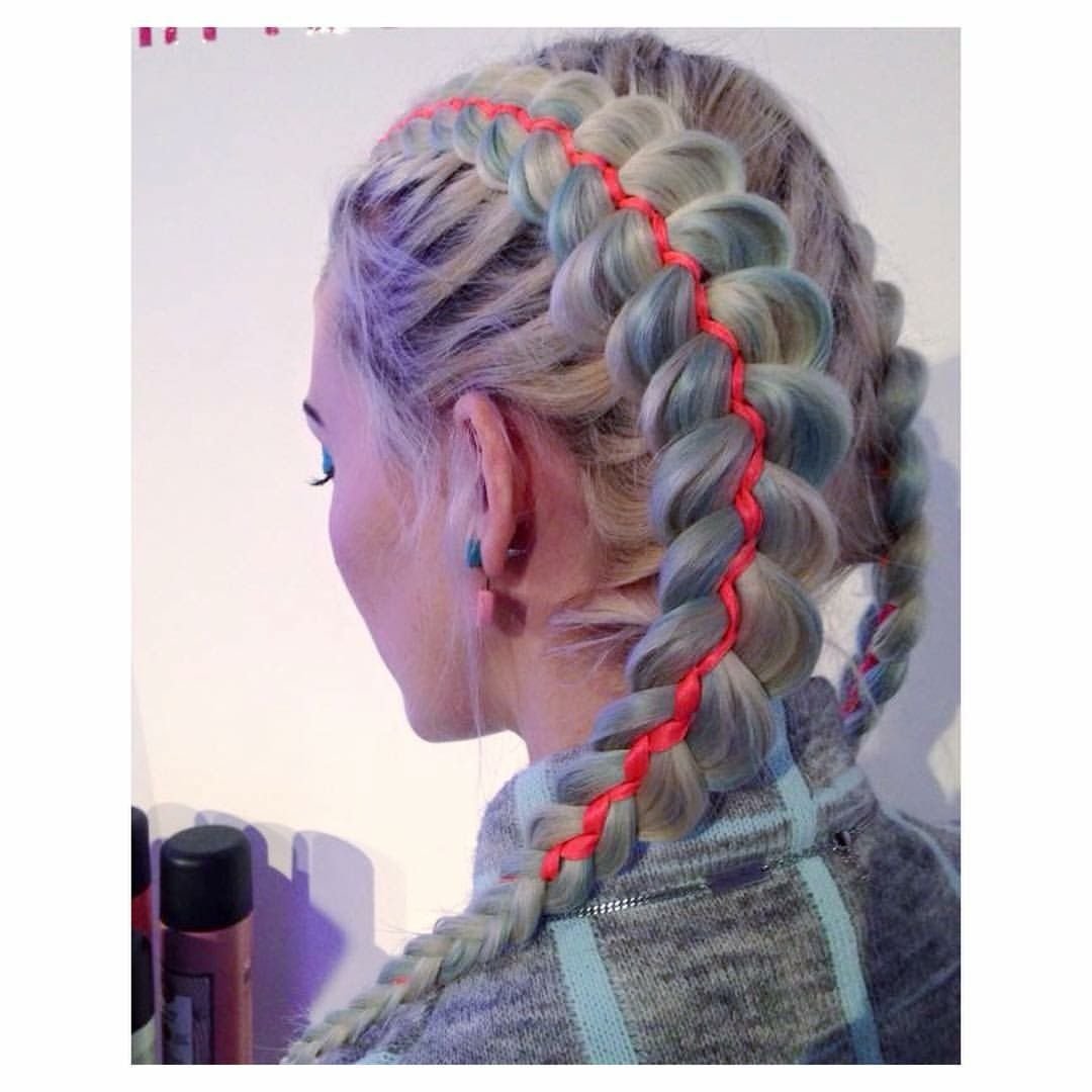 Французская косичка с ленточкой