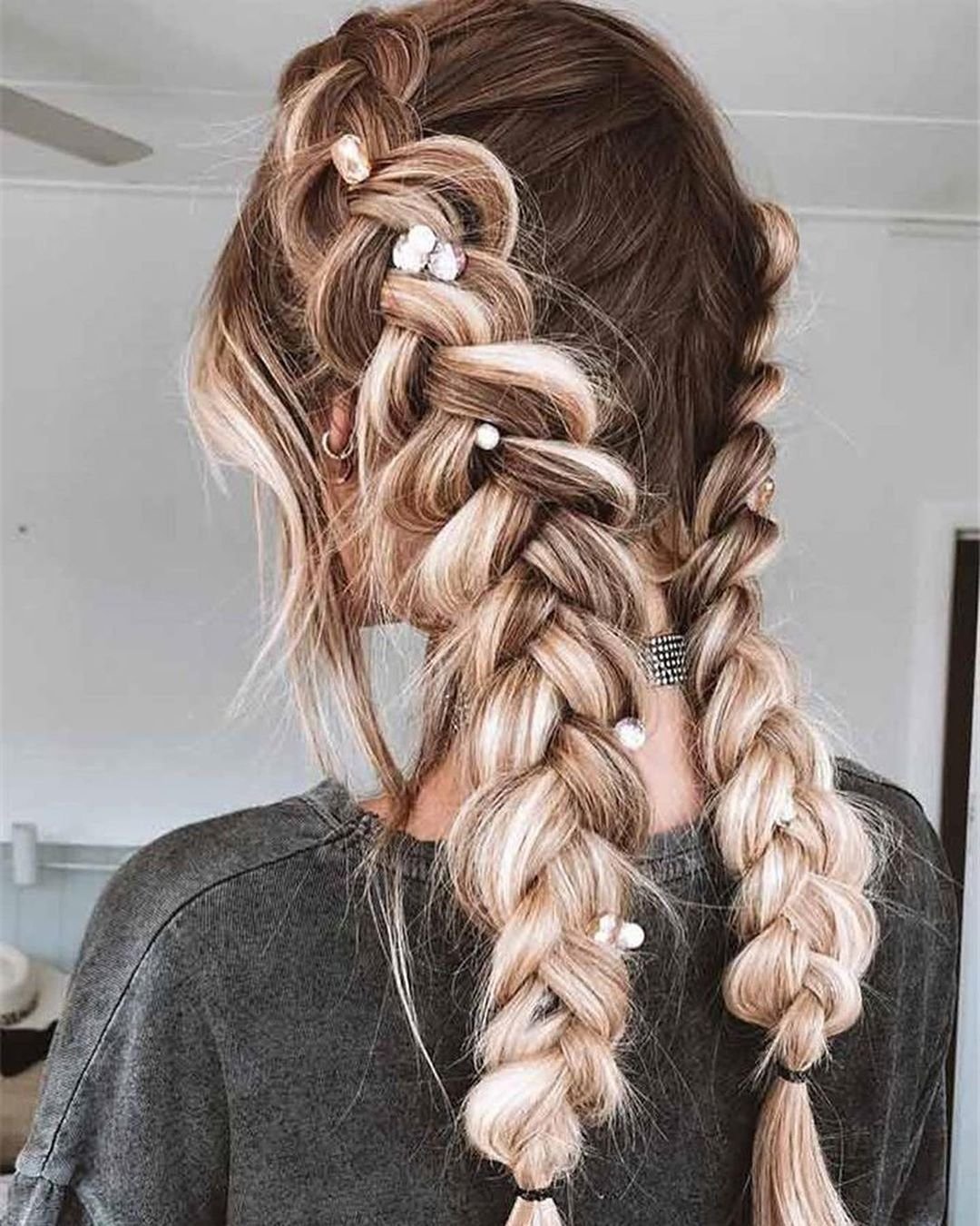 Косы наоборот с лентами