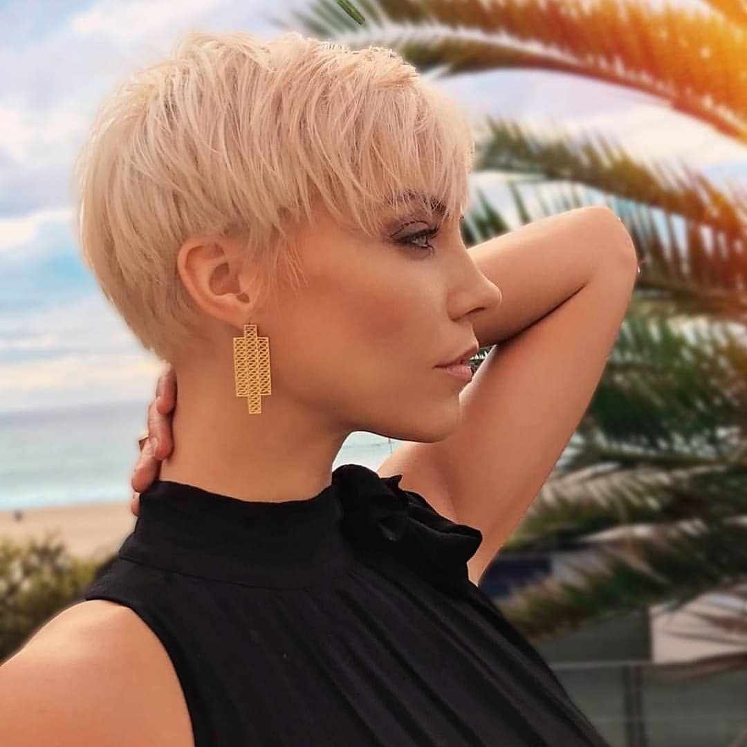 Анжелика Гречкина стрижки короткие женские