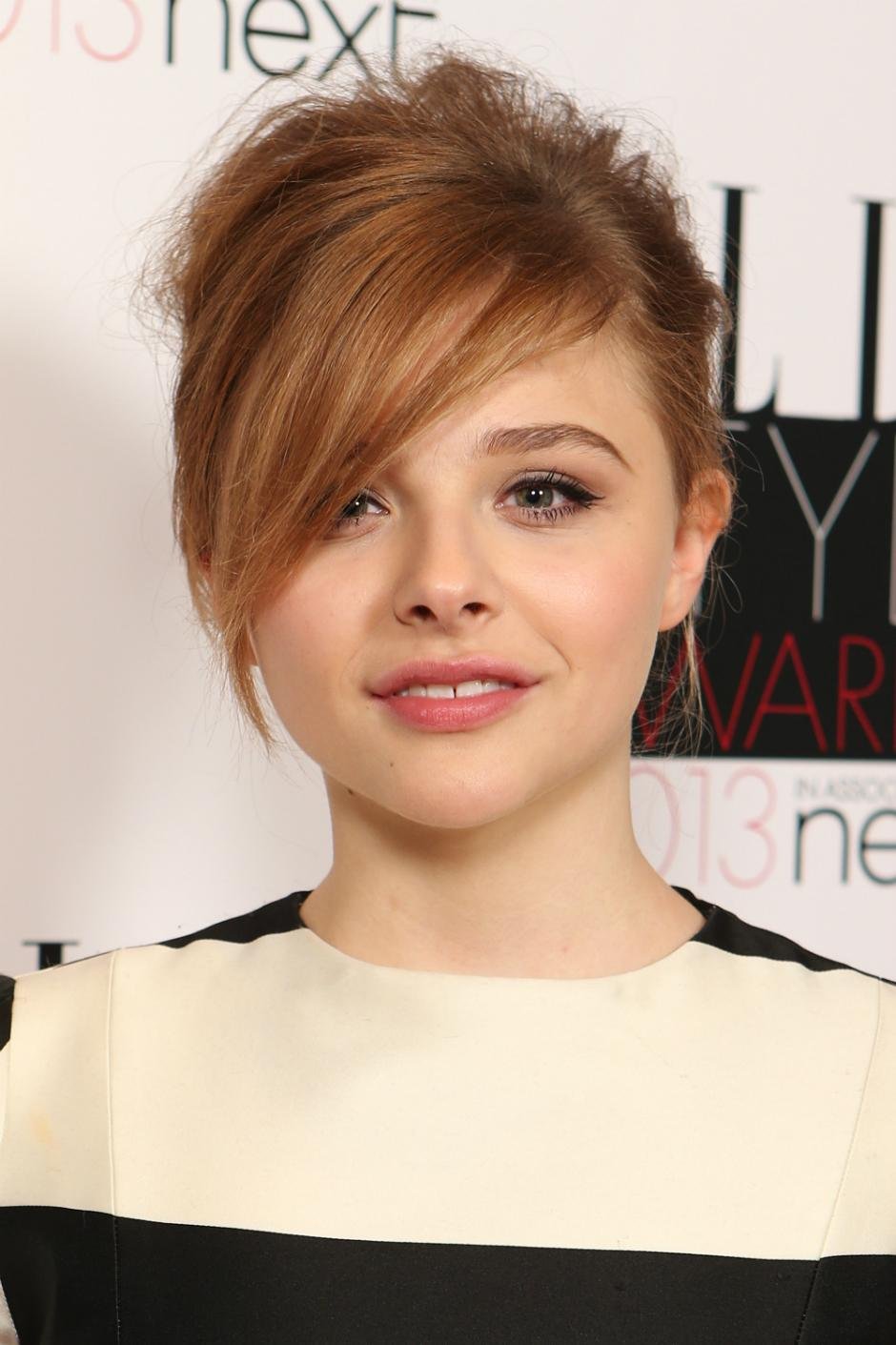 Хлоя Морец с короткой стрижкой