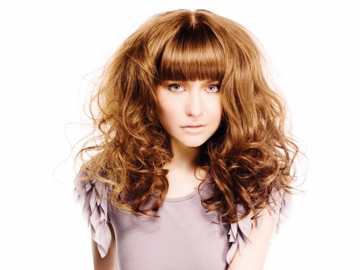 Химия на средние волосы с челкой