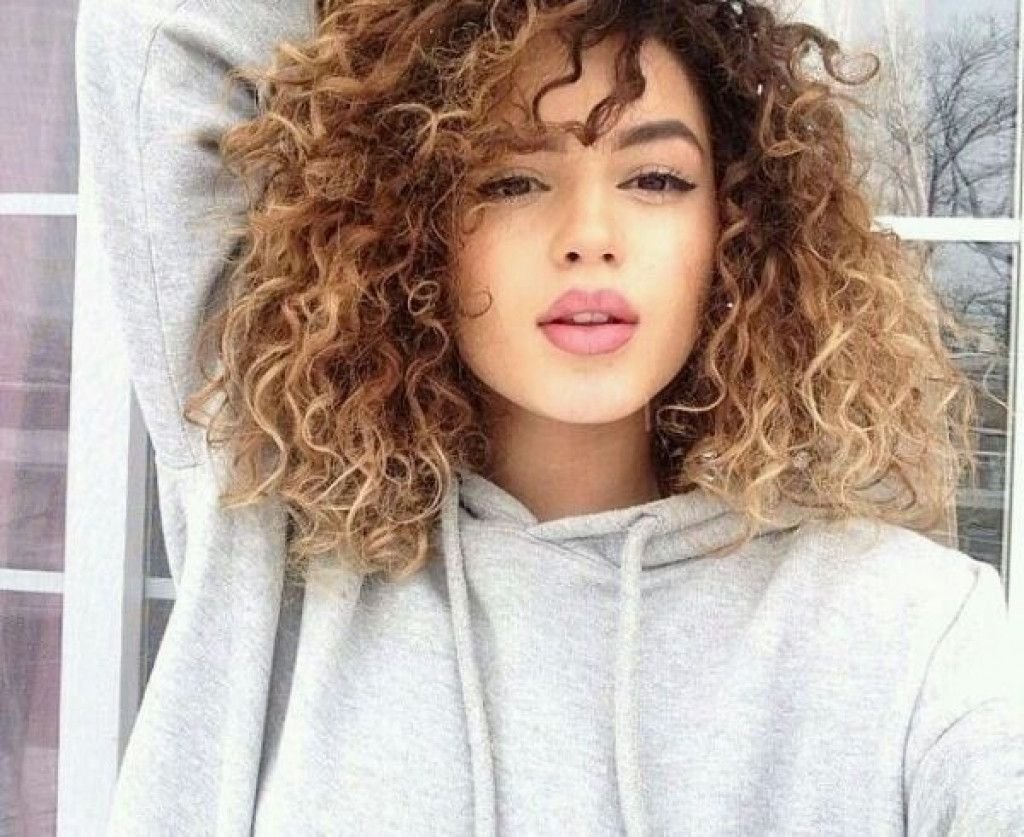 Окрашивание кудрявых волос