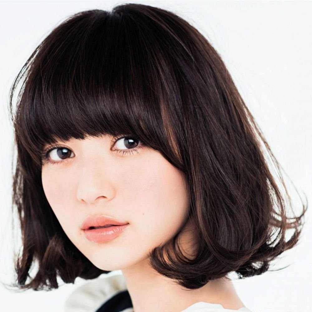 Стрижки на прямые волосы с челкой