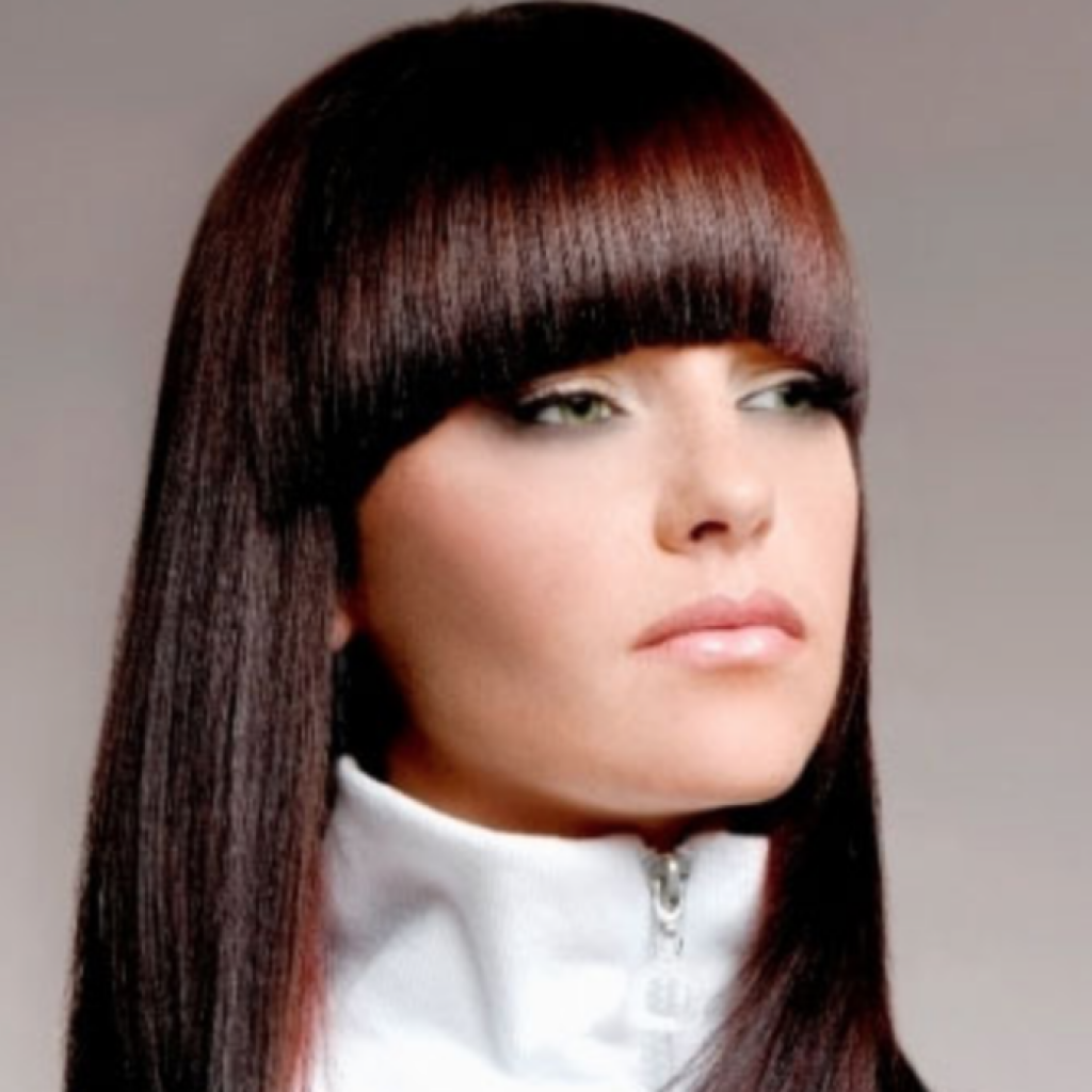 Чёлка полукругом с удлиненными боковыми прядями