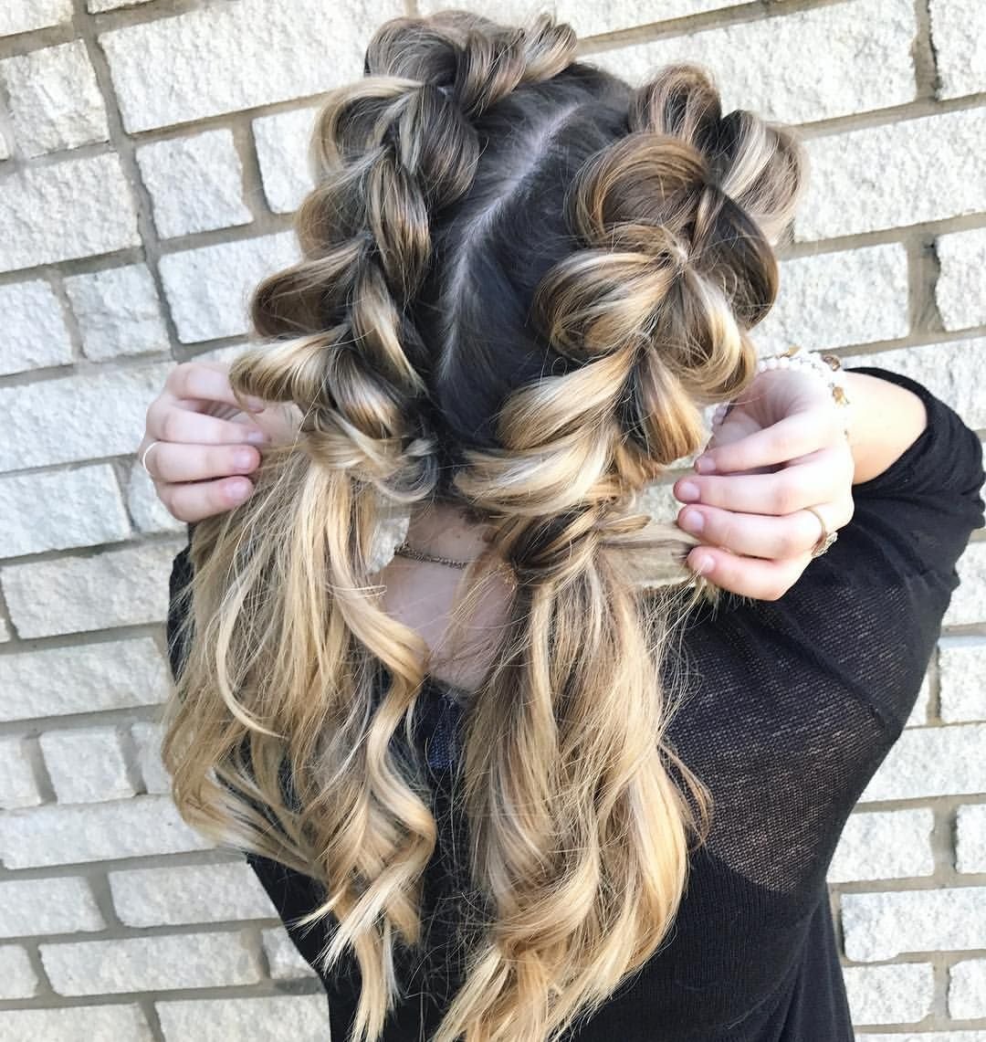 Прически с двумя косами