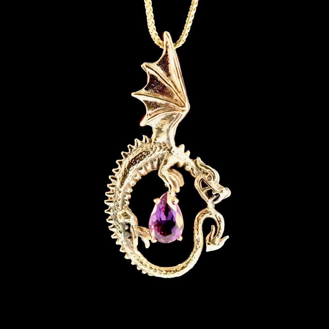 Подвеска дракон с камнем