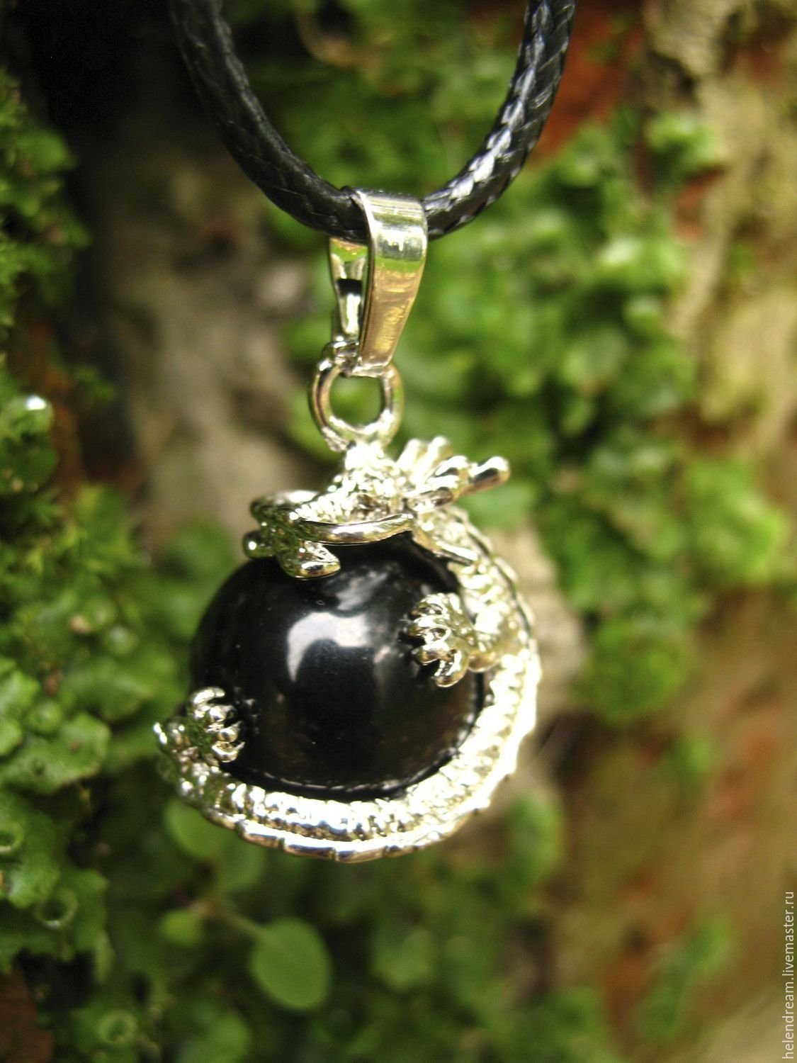 Подвеска дракон с камнем