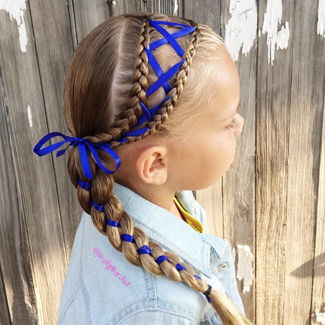 Вывернутые косы с лентами