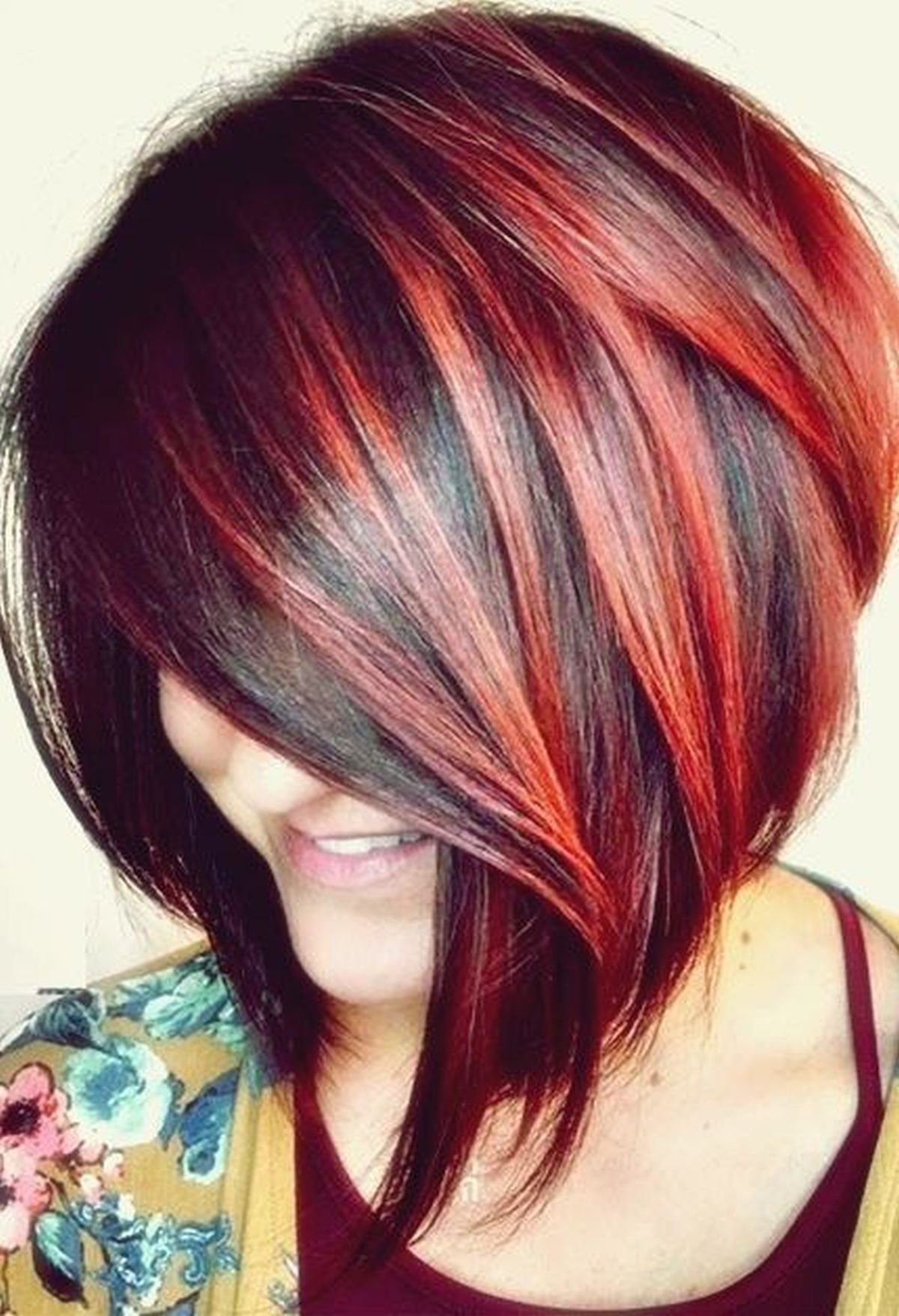 Стрижка Боб каре красное мелирование