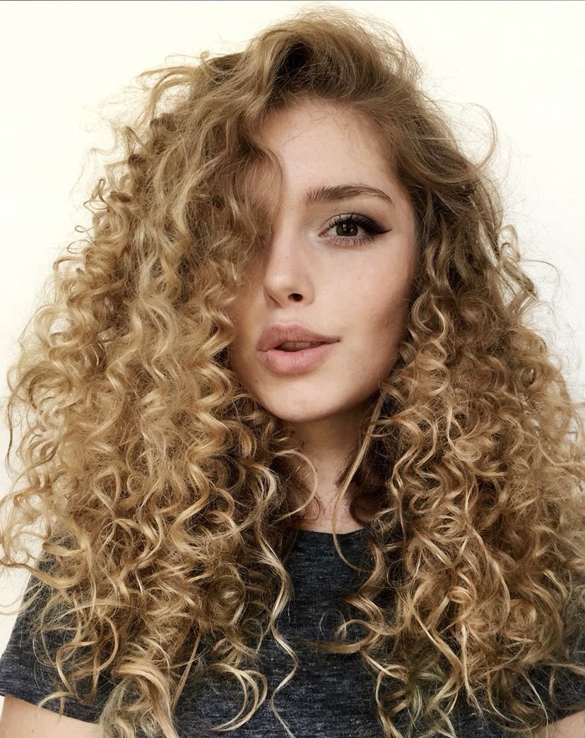 Кудри Вика Исакова