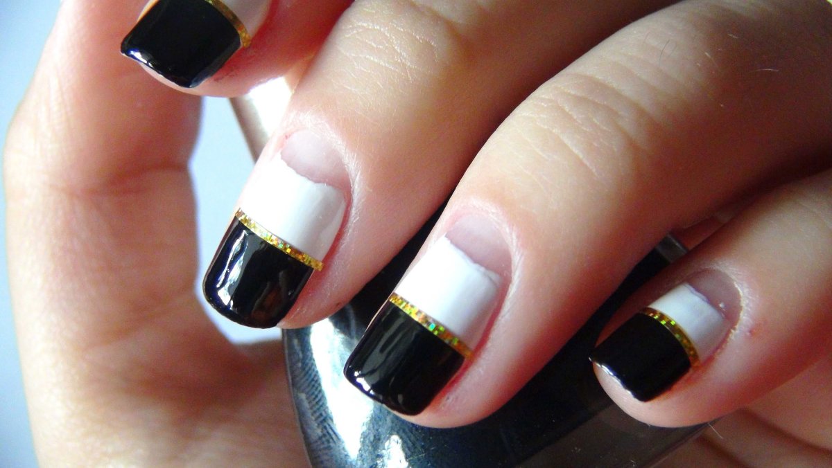 Френч с золотой полоской