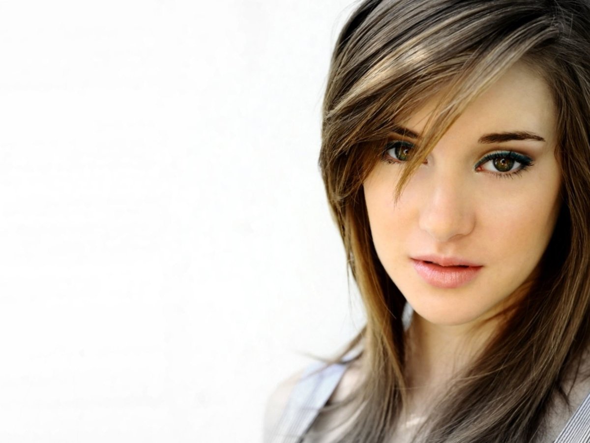 Шейлин Вудли элегантно