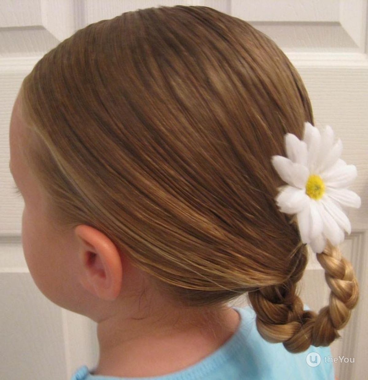 Очень лёгкая причёска для девочек в садик