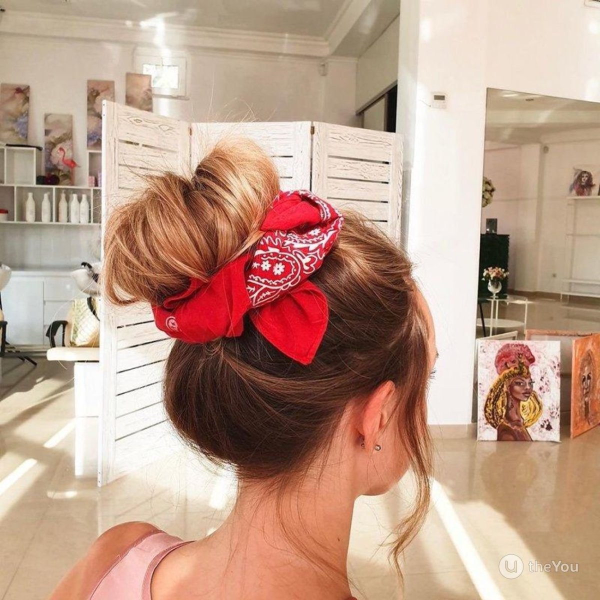 Косы с цветными лентами