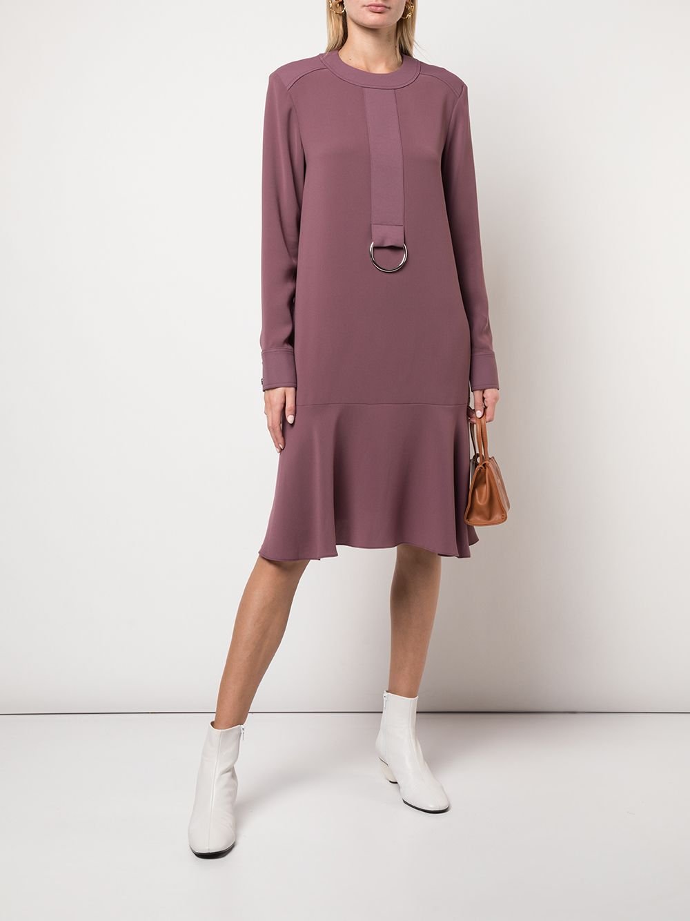 Платье с оборкой внизу с поясом