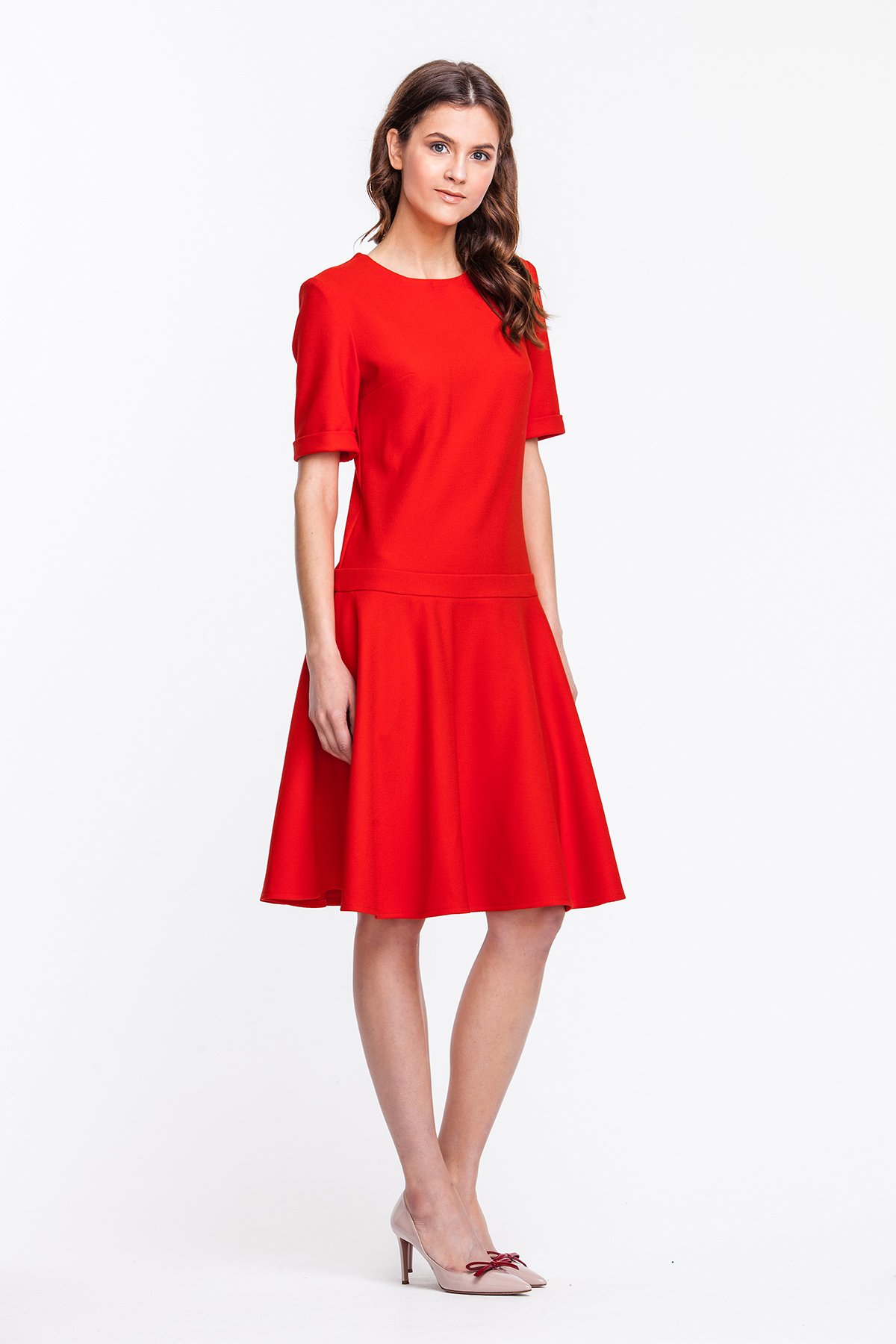 Платье с заниженной талией и пышной юбкой