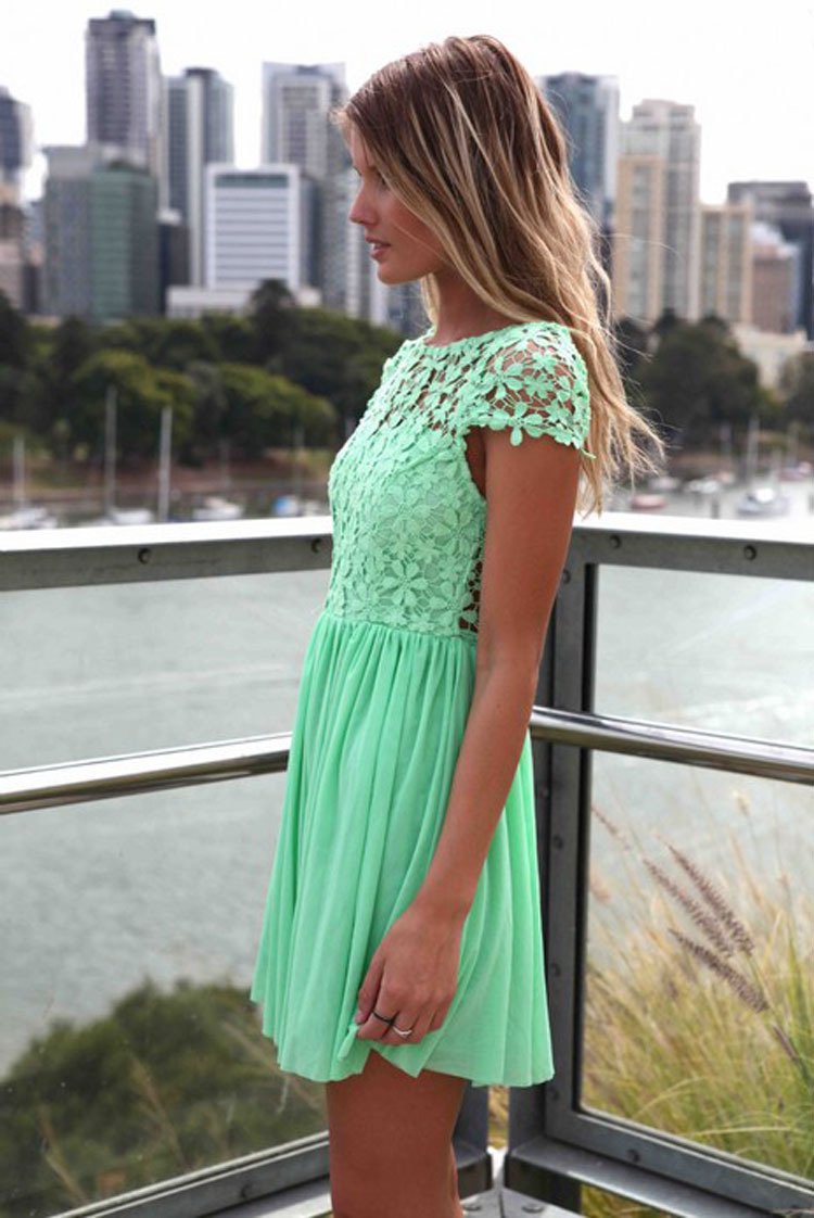 Платье мини с плиссированной юбкой