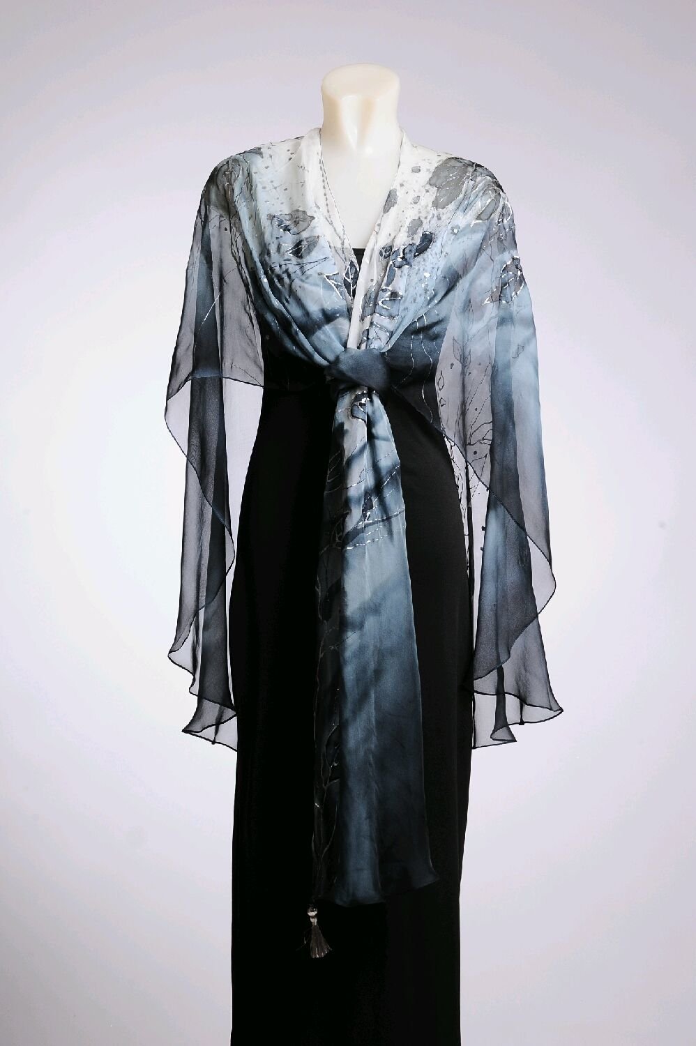 Накидка на платье