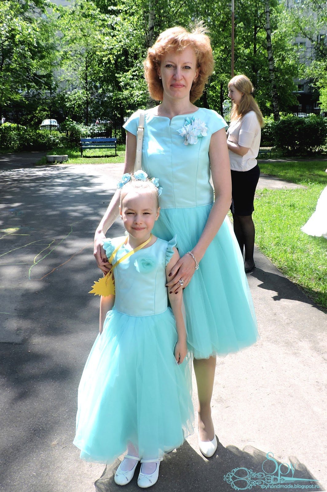 Яблонька Фэмили лук платья