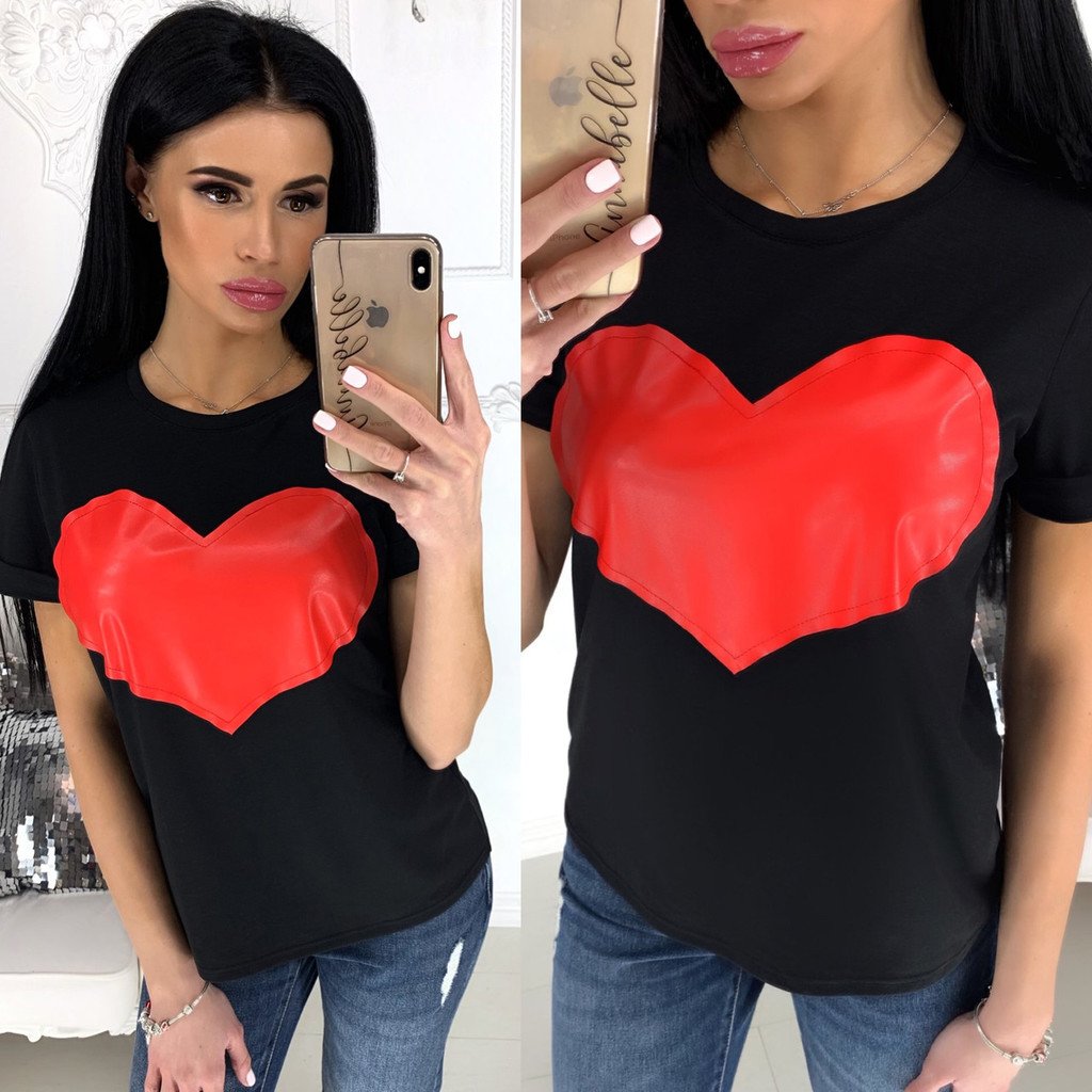 Черная футболка с сердцем