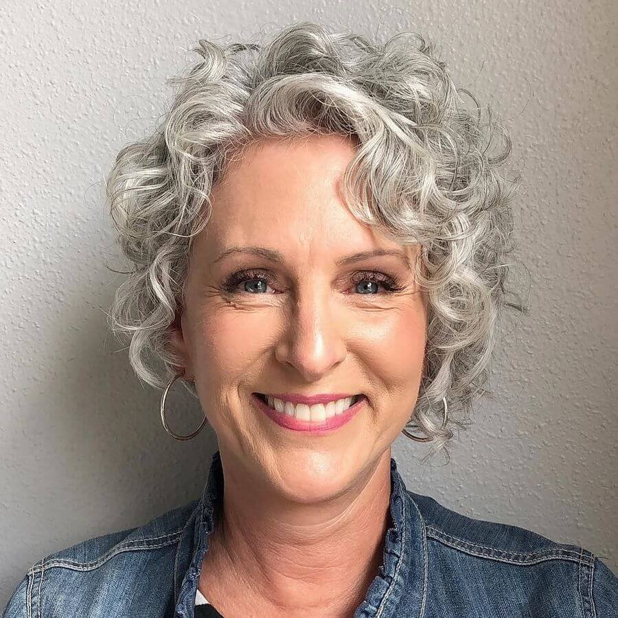 Стрижка Каскад для пожилых женщин