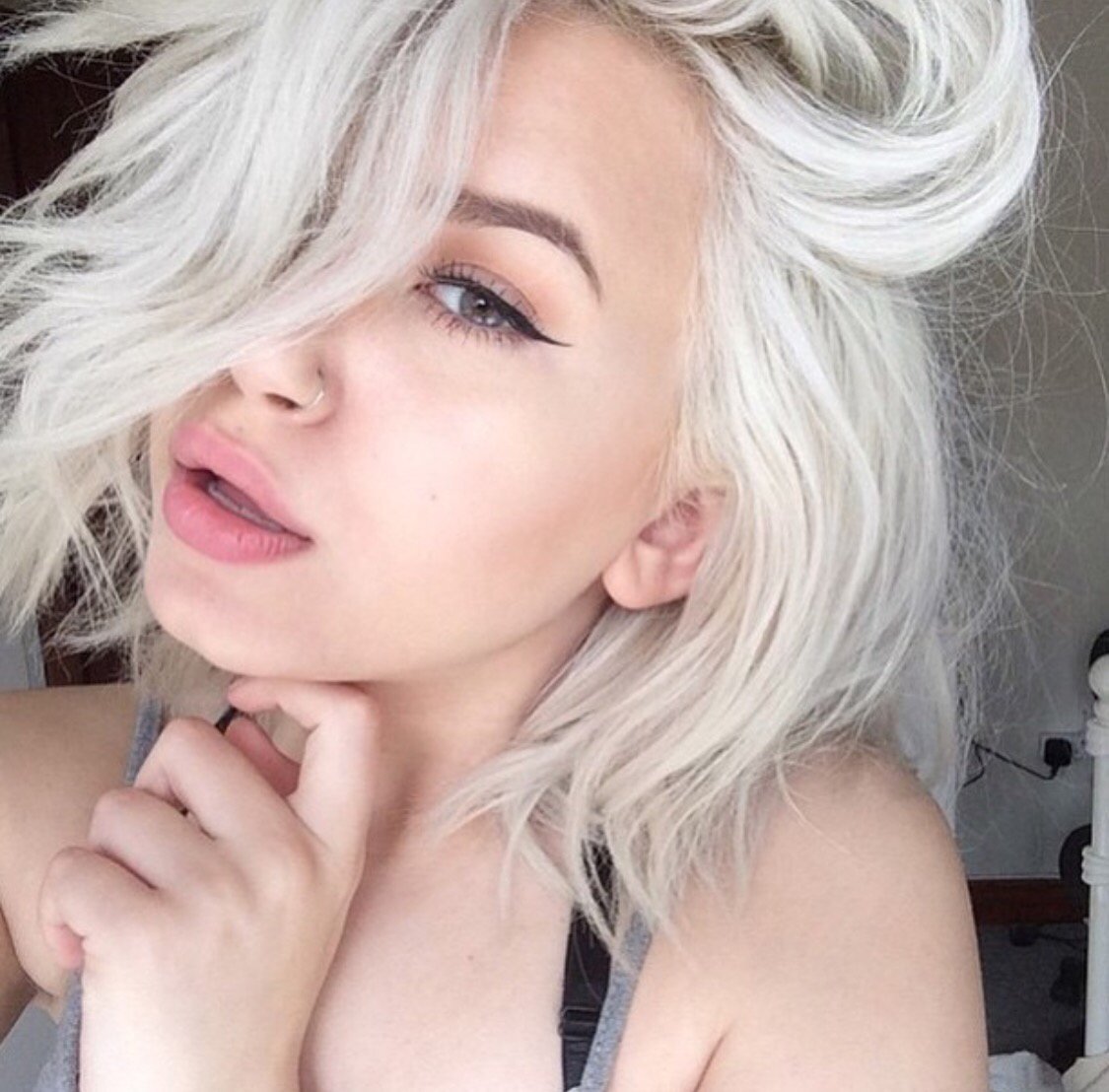 Селфи блондинки с короткими волосами