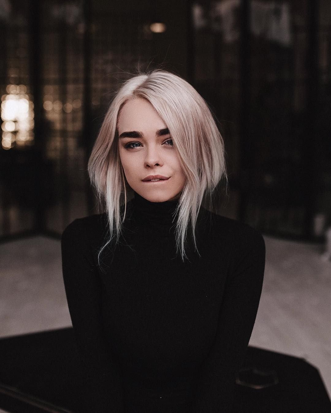 Эмилия Кларк блондинка