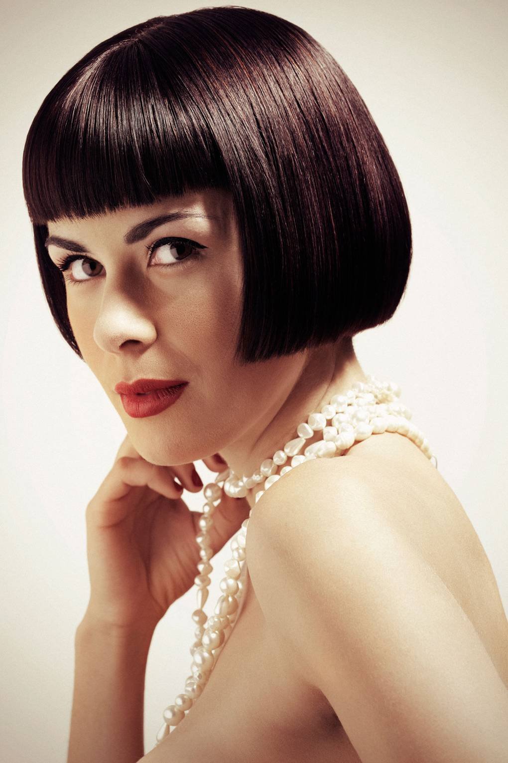 Ретро стрижки на короткие волосы