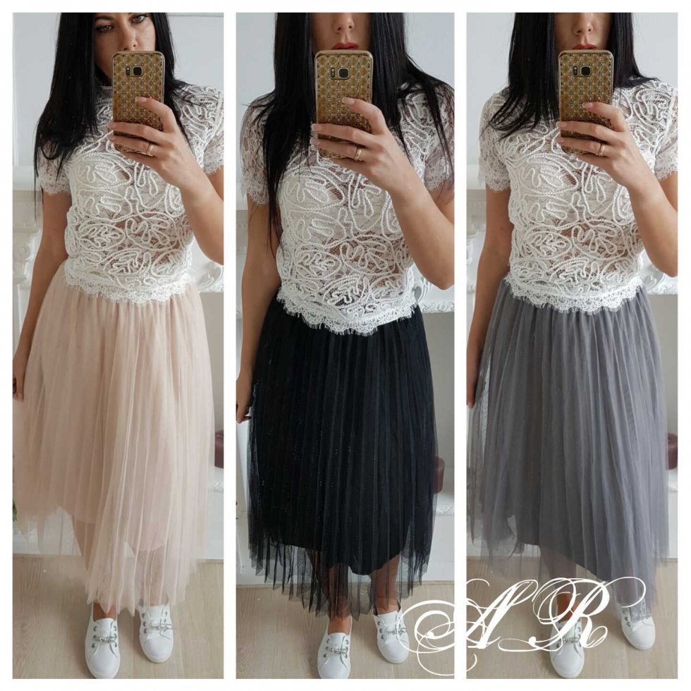 Вязаное платье с фатиновой юбкой