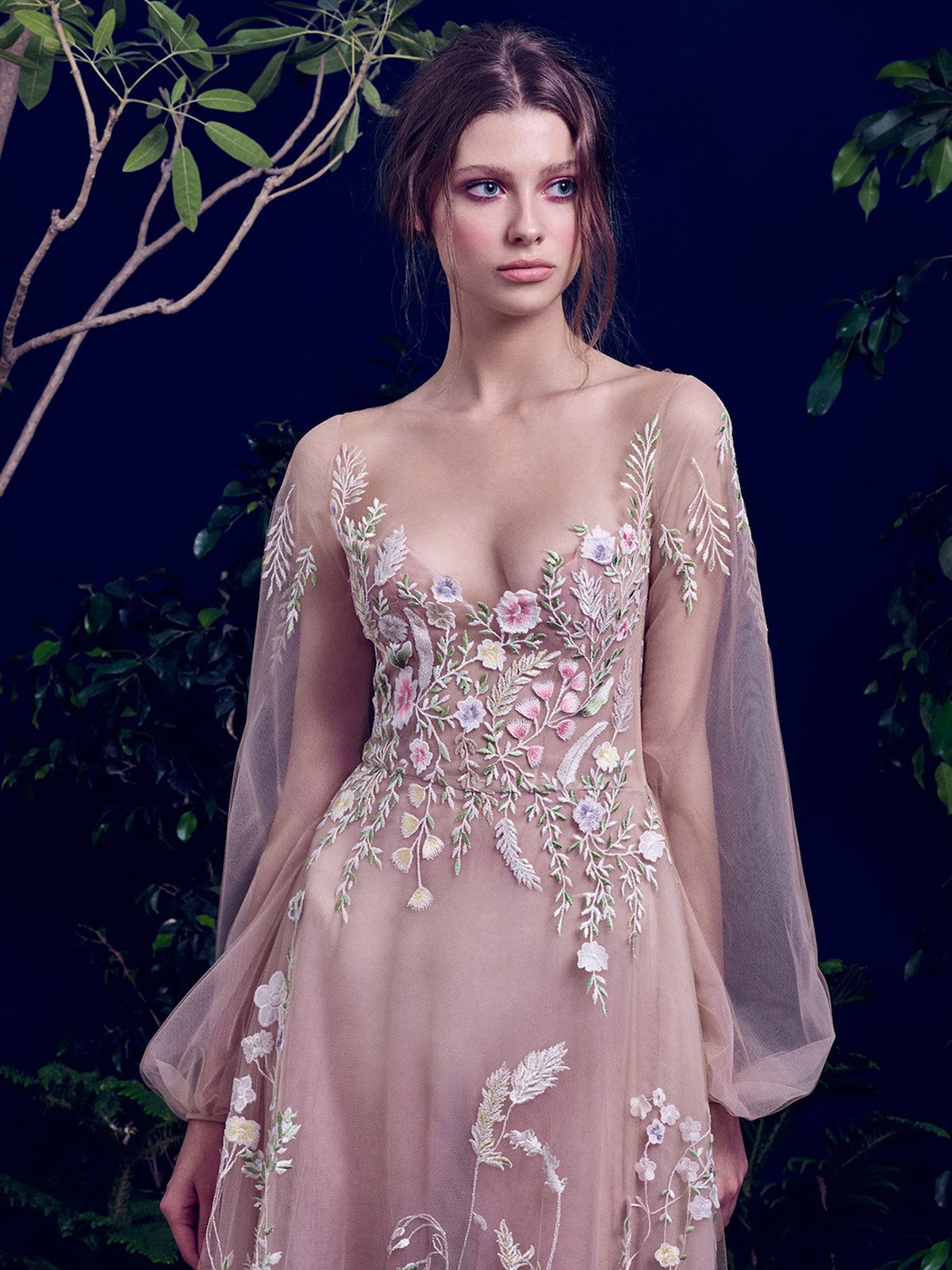 Вечерние платья с вышивкой