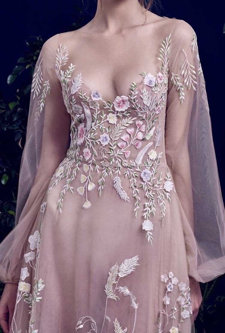 Вечерние расшитые платья